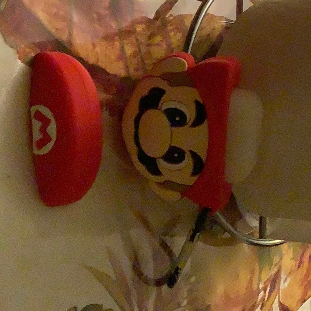 Mario AirPod Case - Picture 3 of 7